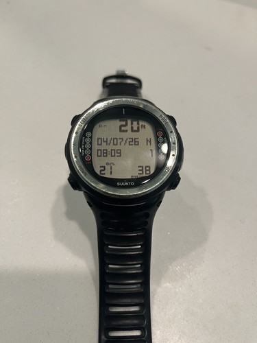 Suunto d4i novo 44mm dive - novo,